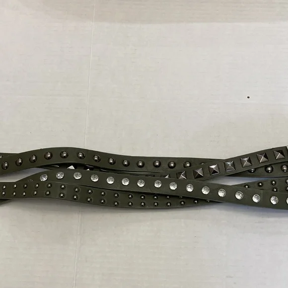 BEAUTIFUL BELT STUDDED EMBELLISHED DETAILS - Picture 12 of 14